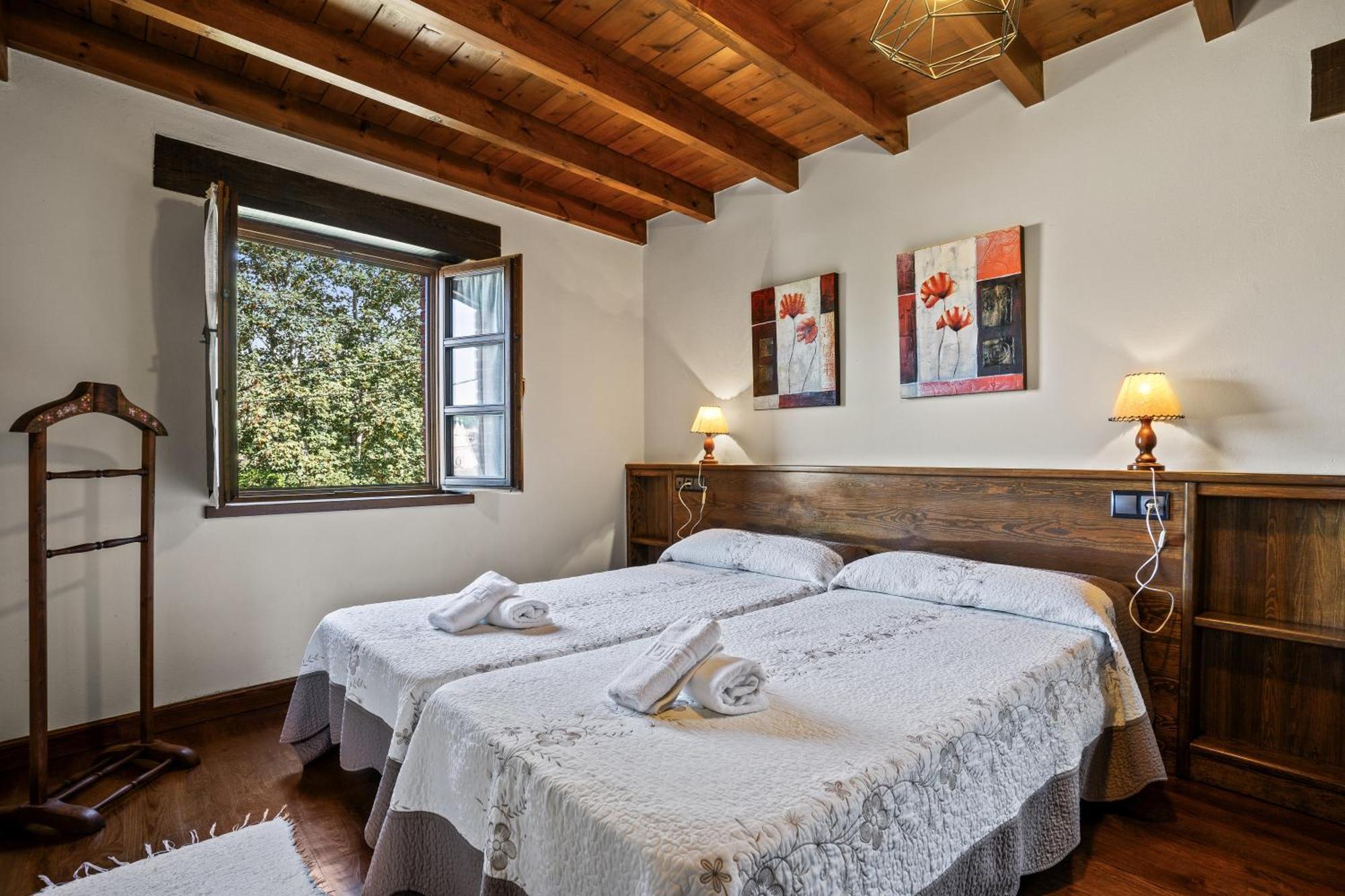 Casa Raquel Guest House Mestas De Con Ngoại thất bức ảnh