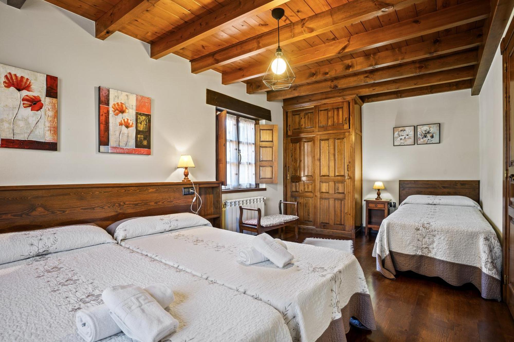Casa Raquel Guest House Mestas De Con Ngoại thất bức ảnh