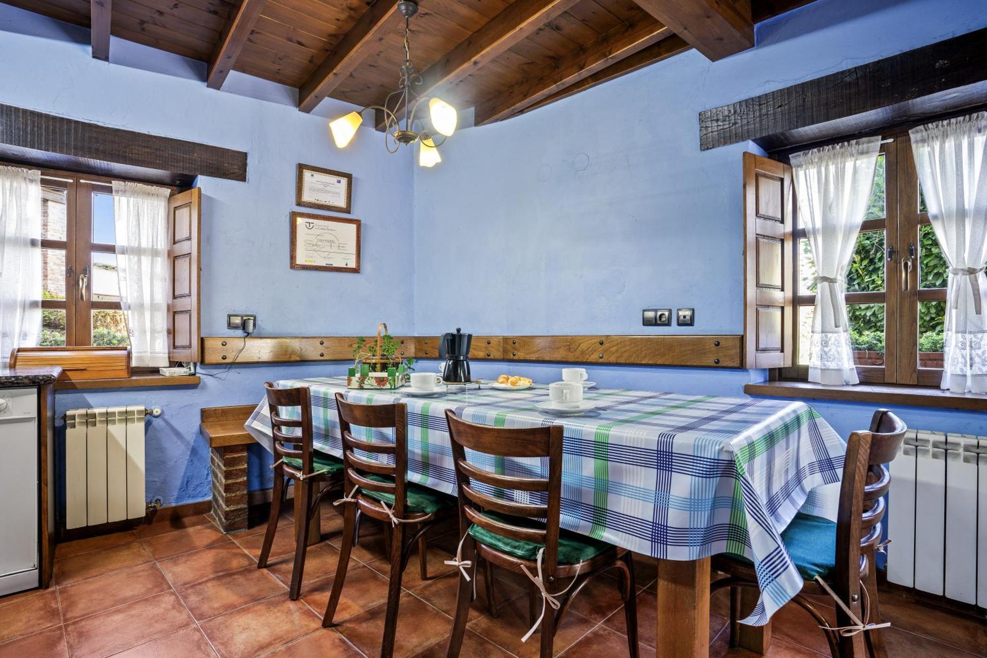 Casa Raquel Guest House Mestas De Con Ngoại thất bức ảnh
