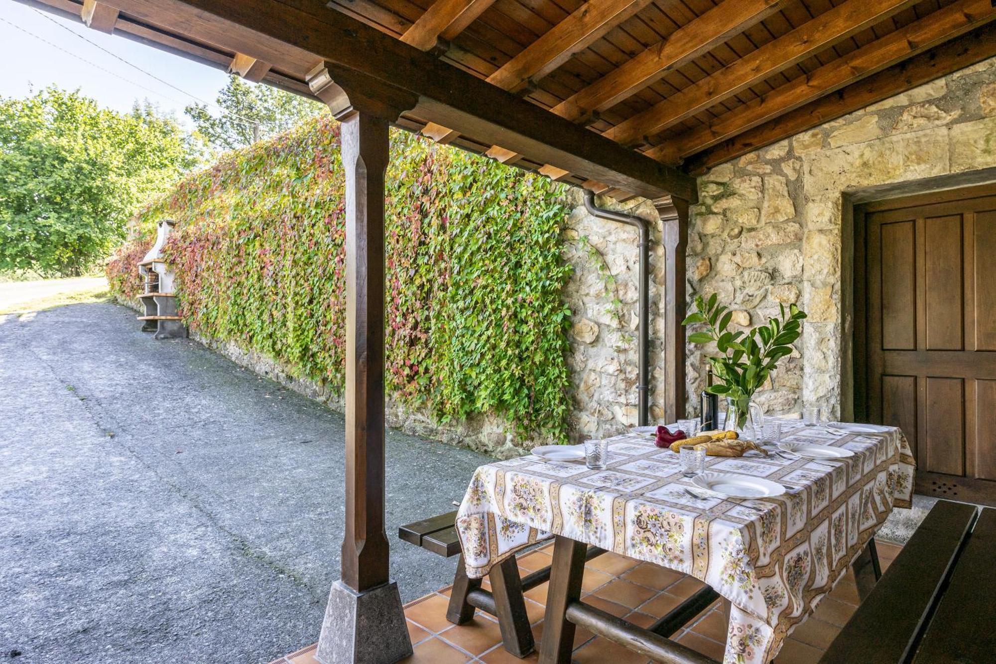 Casa Raquel Guest House Mestas De Con Ngoại thất bức ảnh