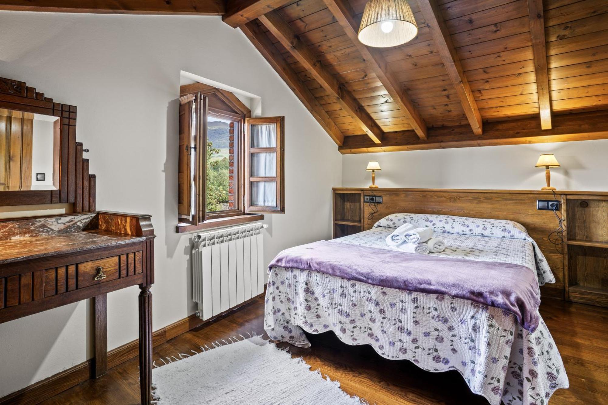 Casa Raquel Guest House Mestas De Con Ngoại thất bức ảnh